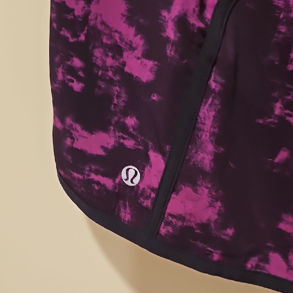 Lululemon Tracker Short III in the Breezie Regal Plum Black print; EUC; Size 12 - Picture 10 of 11